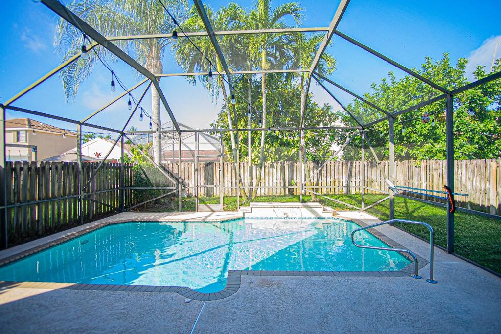 Photo of 7069 Middlebury Drive, Boynton Beach, FL 33436 (MLS # R11152706)