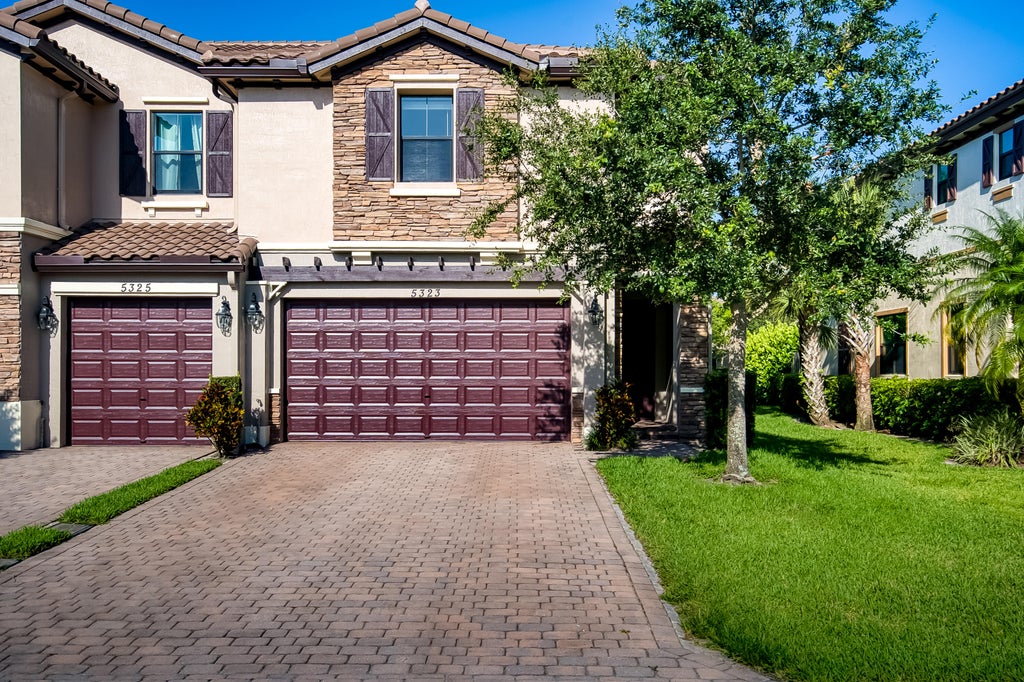 Photo of 5323 SANTA MARIA Avenue, Boynton Beach, FL 33436 (MLS # B26054230)