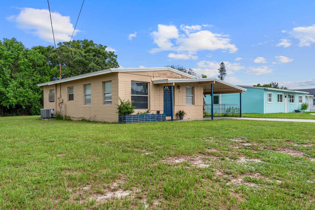 Photo of 1810 N 16th Court, Fort Pierce, FL 34950 (MLS # B26061217)