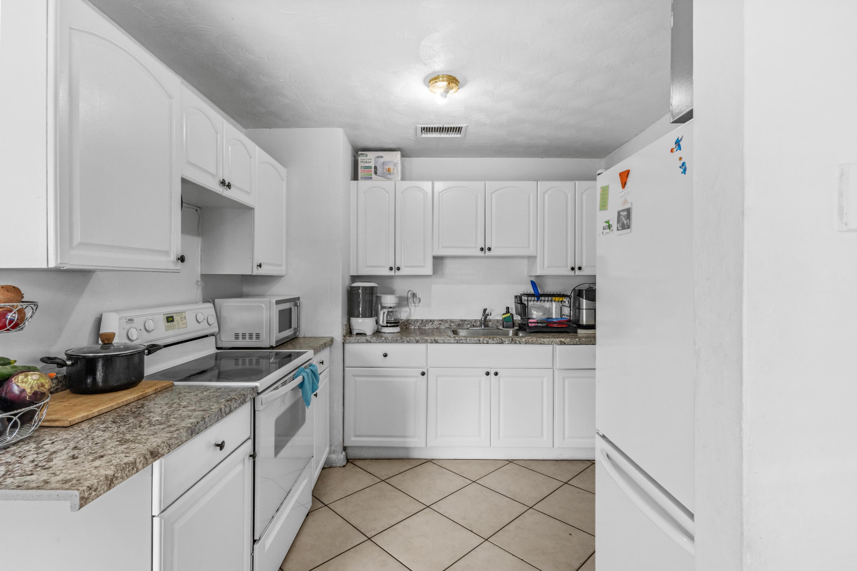 1810 N 16th Court