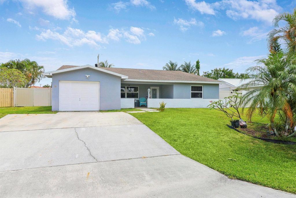 Photo of 9714 Bluebell Street, Palm Beach Gardens, FL 33410 (MLS # R11030591)