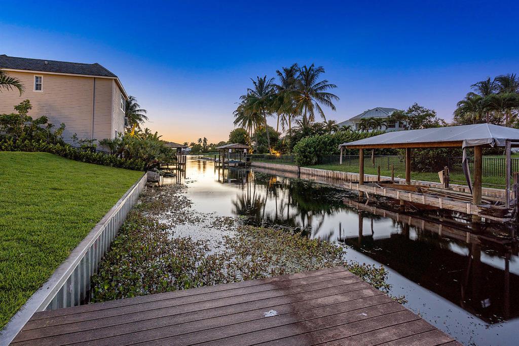 LAKE EDEN MANOR - Residential