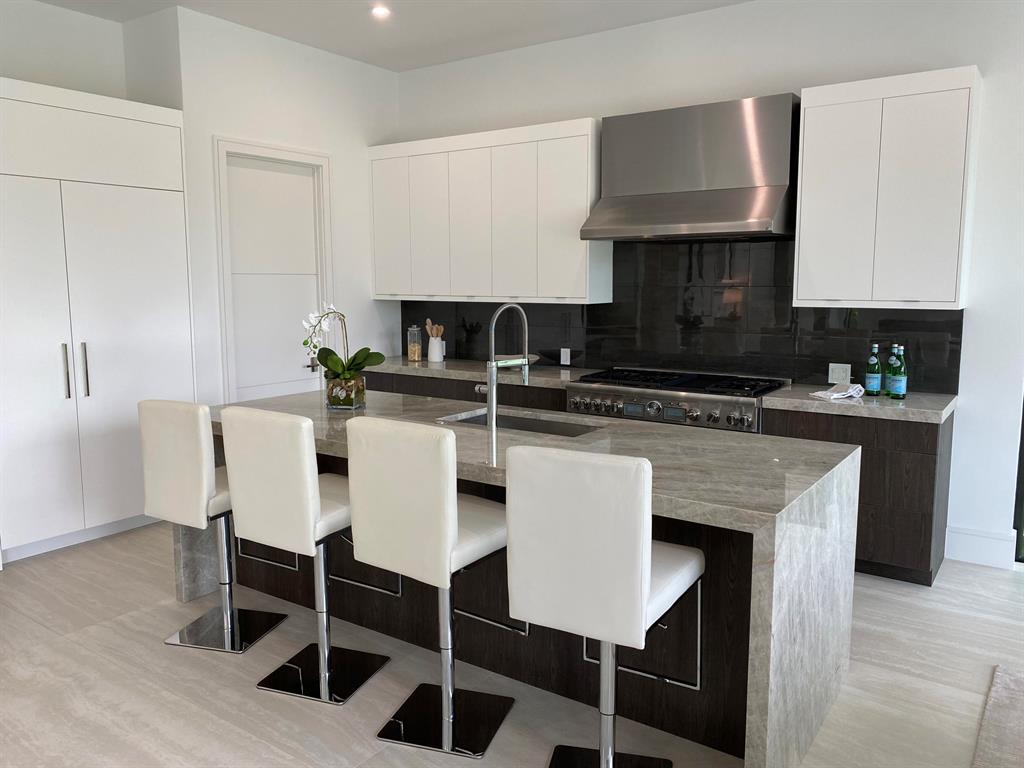 LAKE EDEN MANOR - Residential