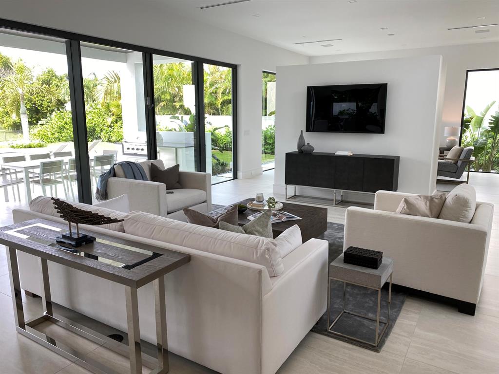 LAKE EDEN MANOR - Residential