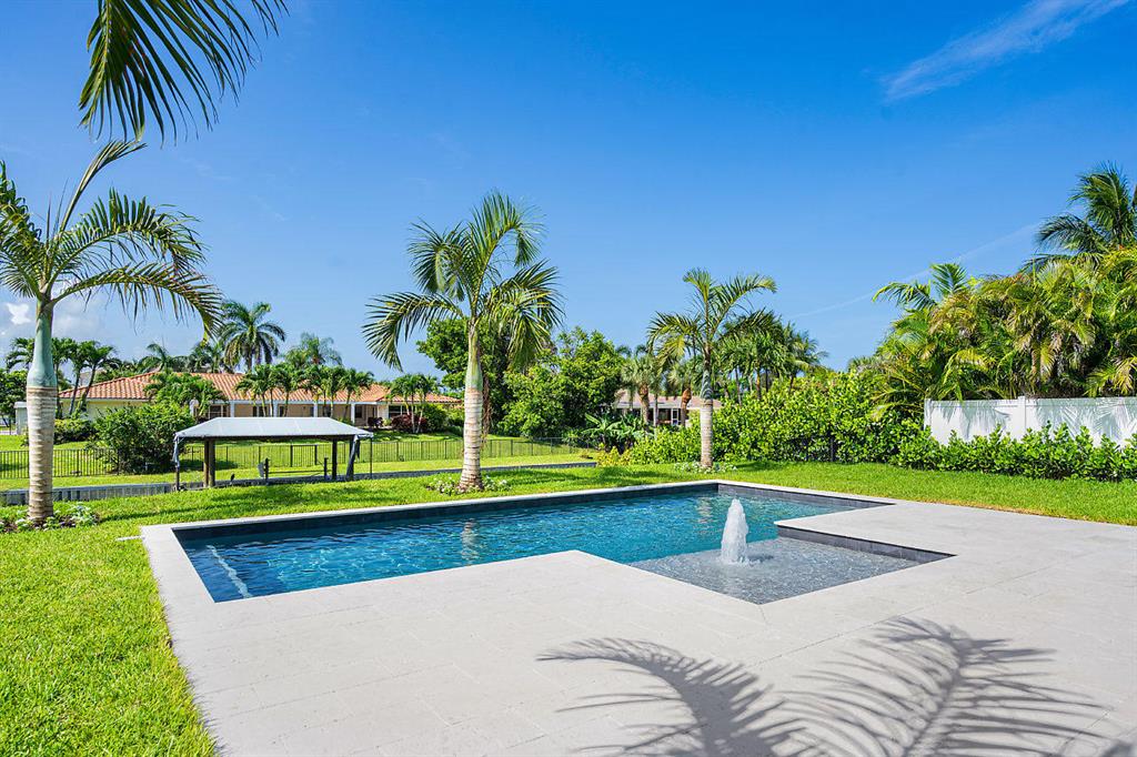 LAKE EDEN MANOR - Residential