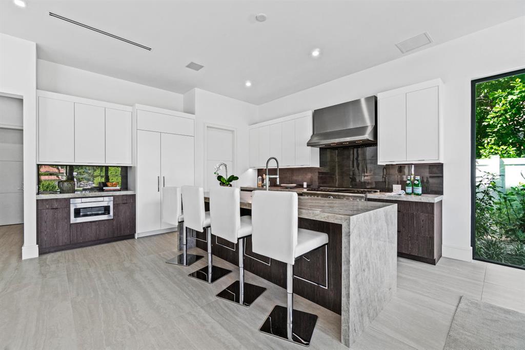 LAKE EDEN MANOR - Residential