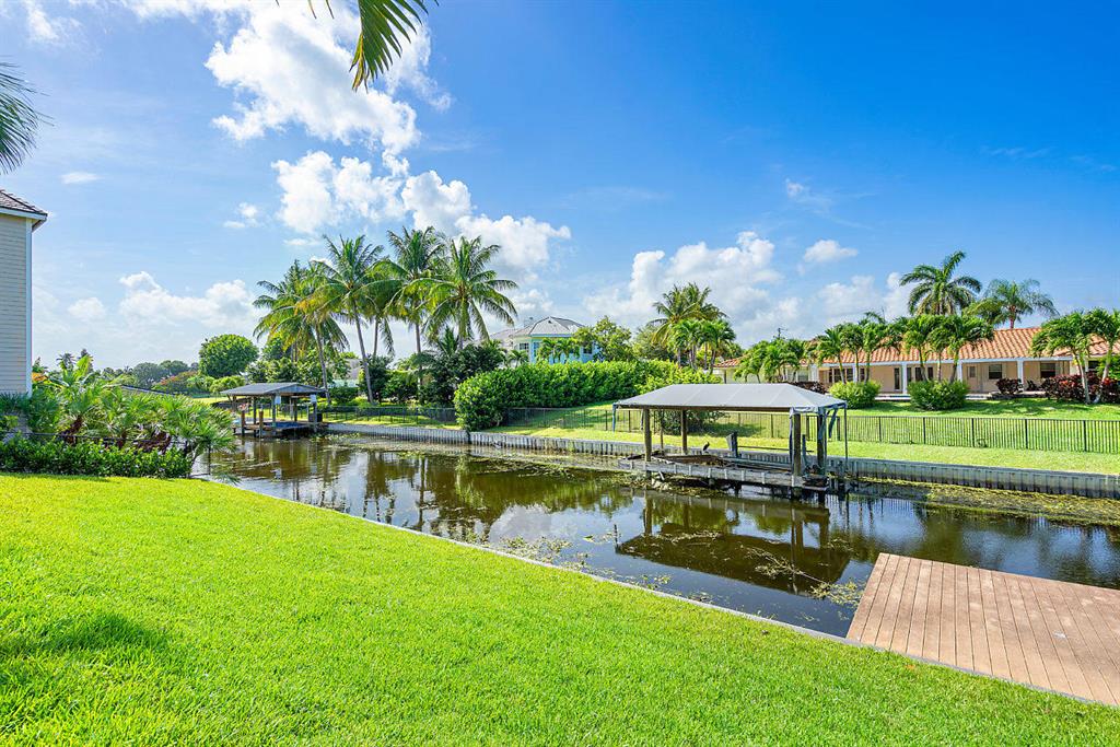 LAKE EDEN MANOR - Residential