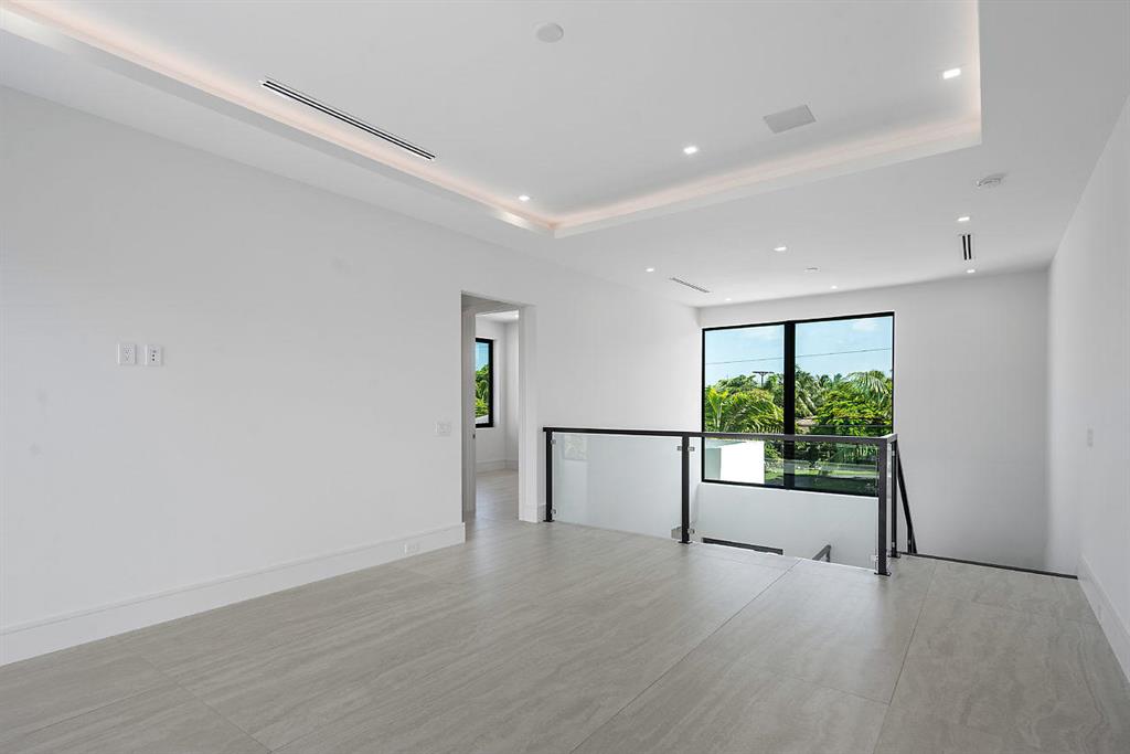 LAKE EDEN MANOR - Residential