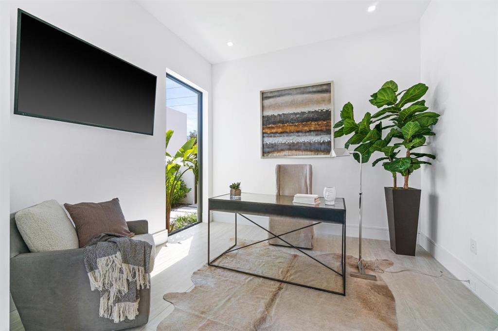 LAKE EDEN MANOR - Residential