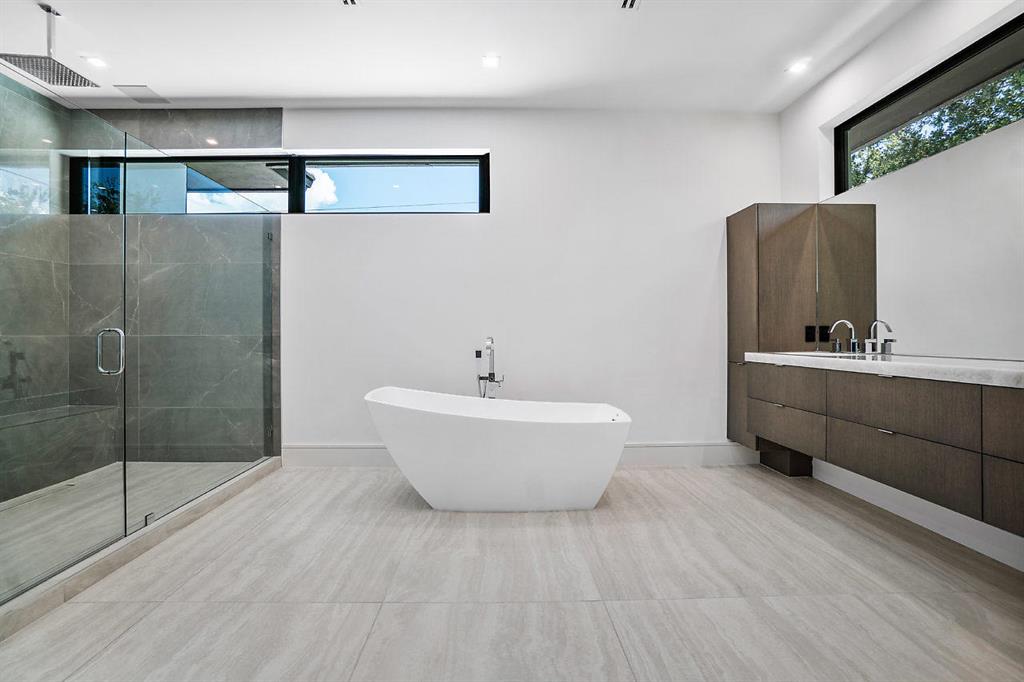 LAKE EDEN MANOR - Residential