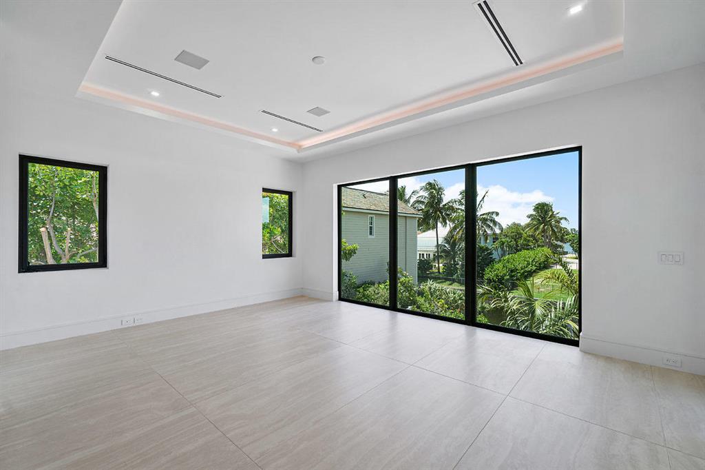 LAKE EDEN MANOR - Residential