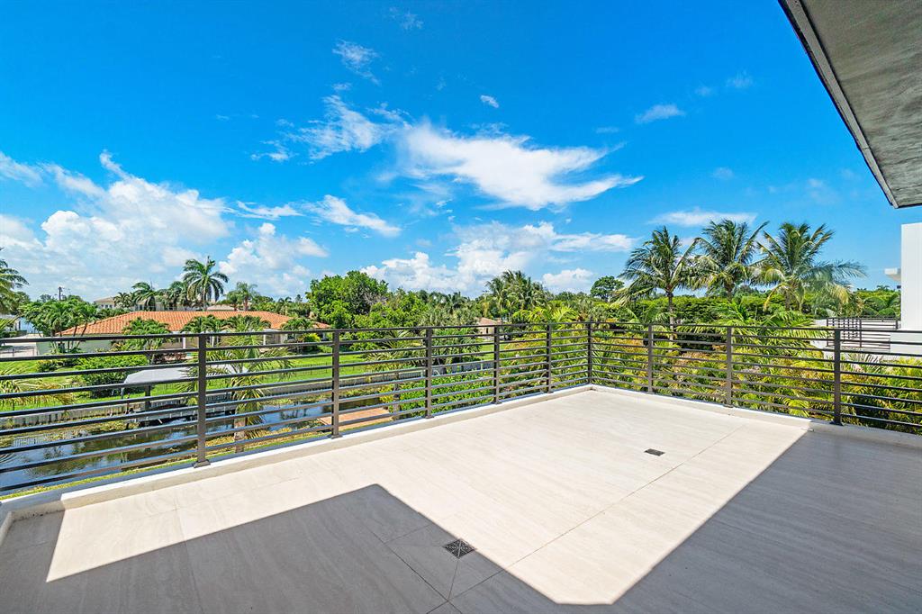 LAKE EDEN MANOR - Residential