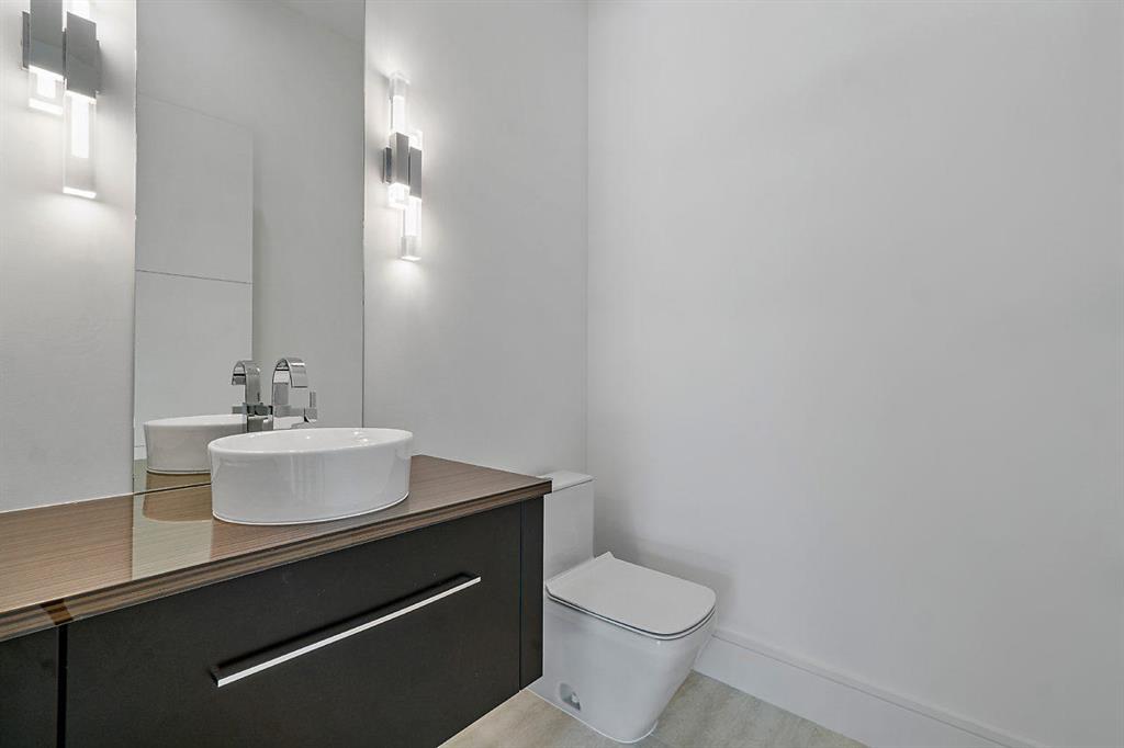 LAKE EDEN MANOR - Residential