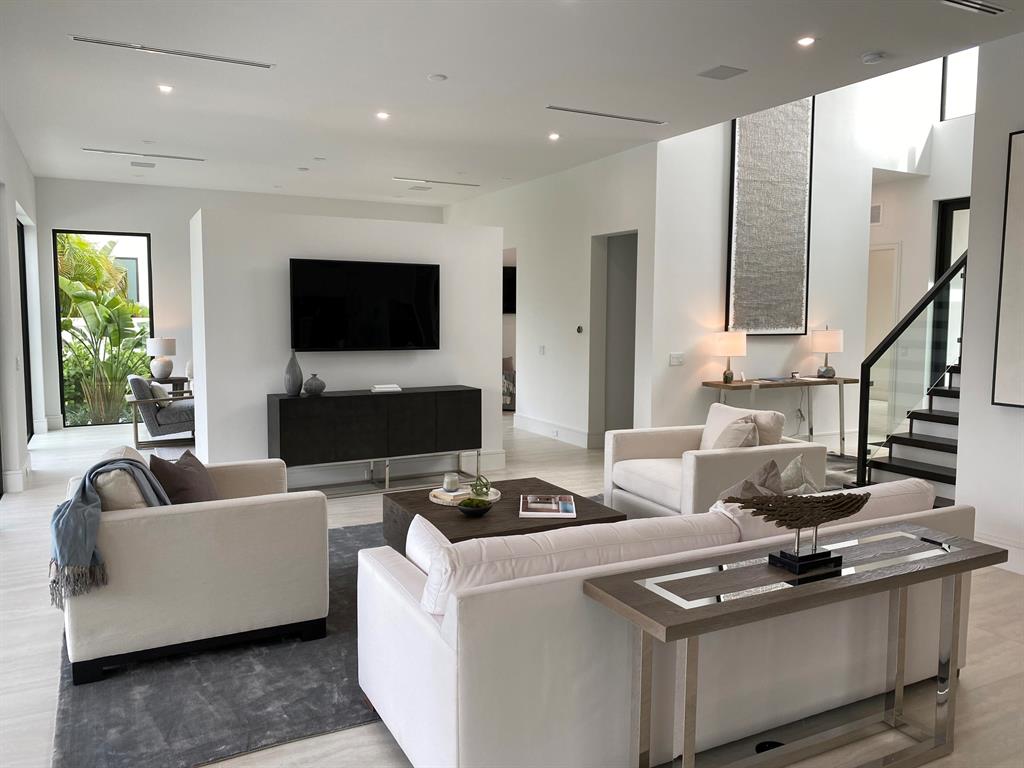 LAKE EDEN MANOR - Residential