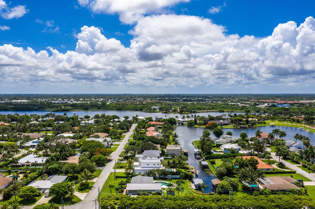 LAKE EDEN MANOR - Residential