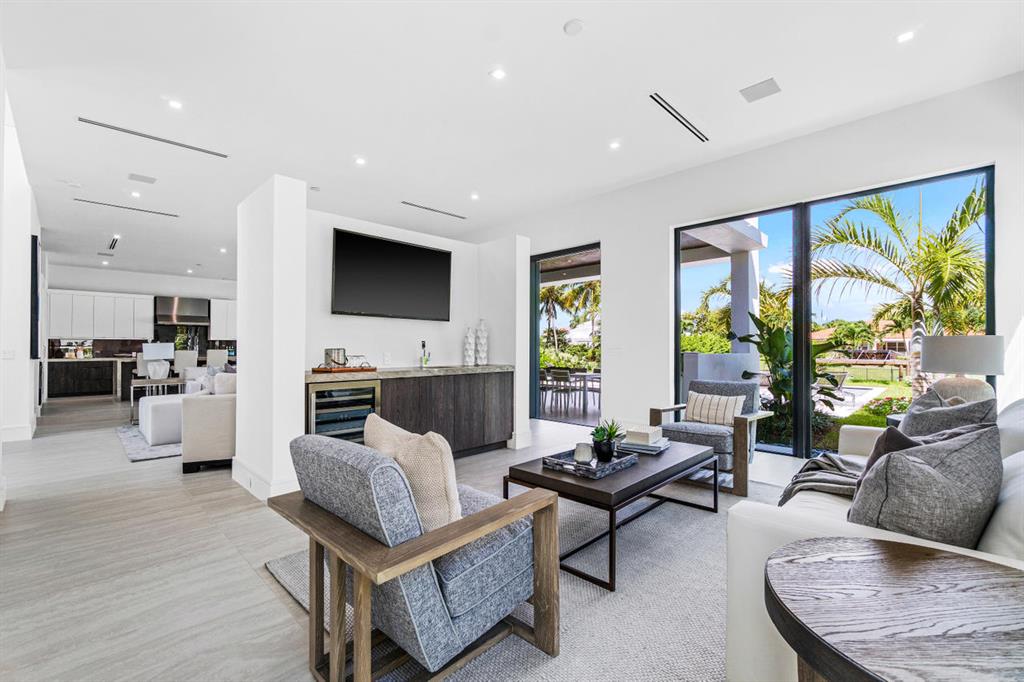 LAKE EDEN MANOR - Residential