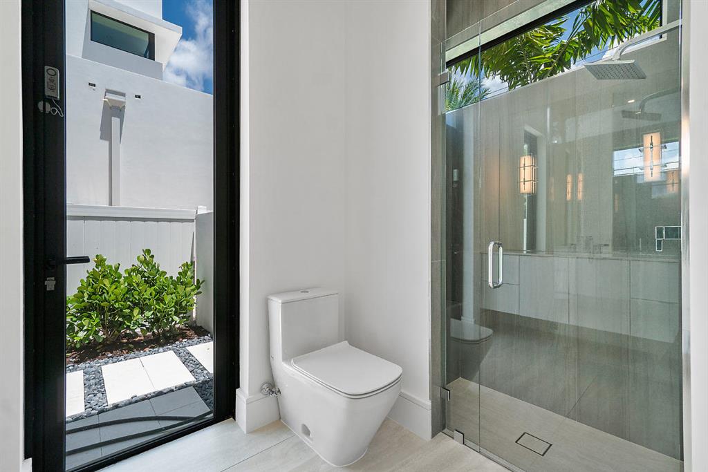 LAKE EDEN MANOR - Residential