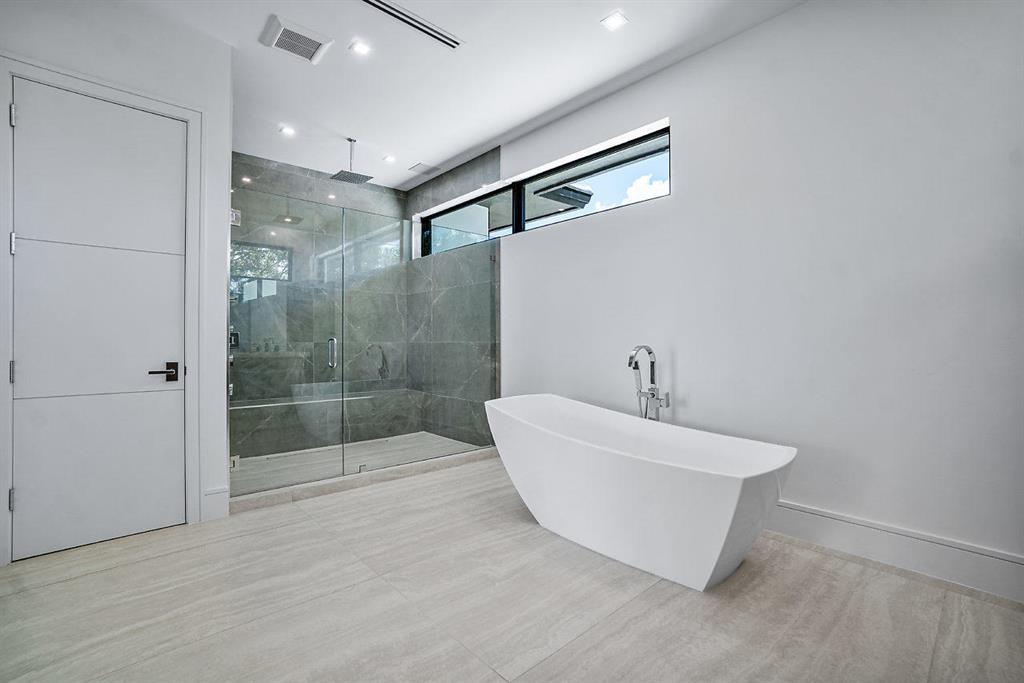 LAKE EDEN MANOR - Residential