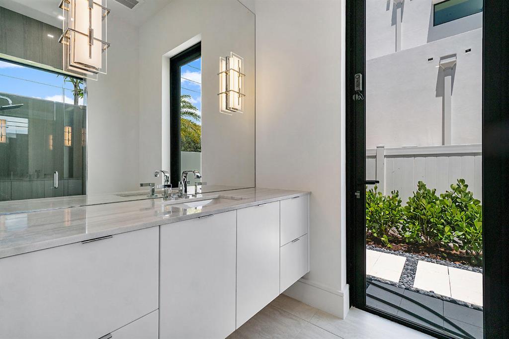 LAKE EDEN MANOR - Residential