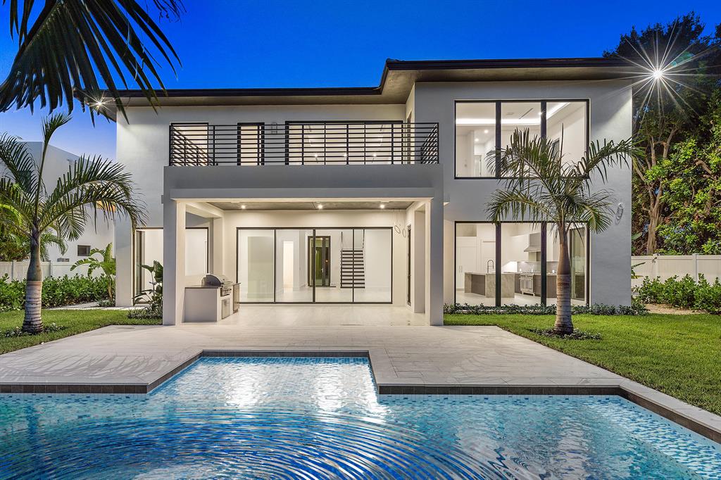 LAKE EDEN MANOR - Residential