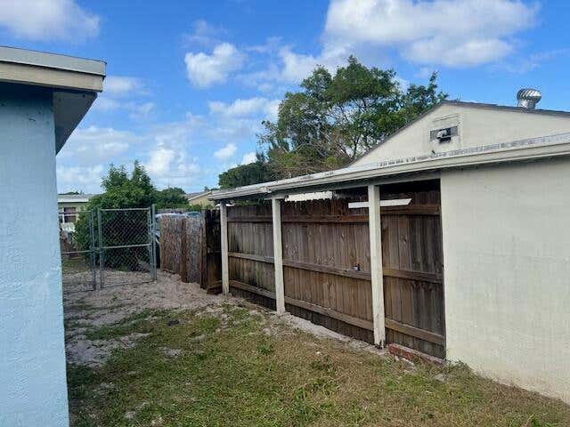 Photo of 1214 Highview Road, Lake Worth, FL 33462 (MLS # R11032967)