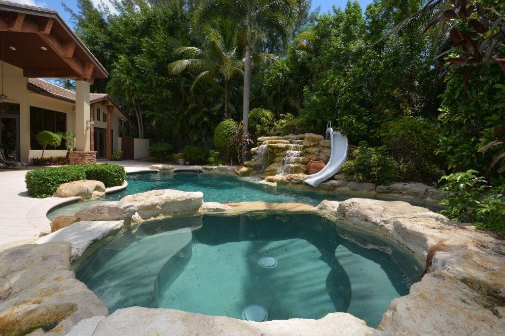 In The Pines 167-13 B - Residential