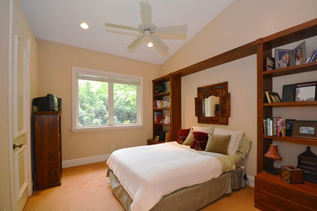 In The Pines 167-13 B - Residential