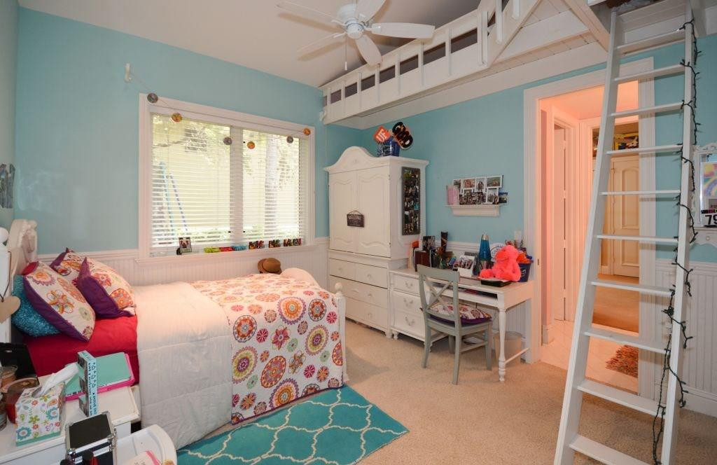 In The Pines 167-13 B - Residential