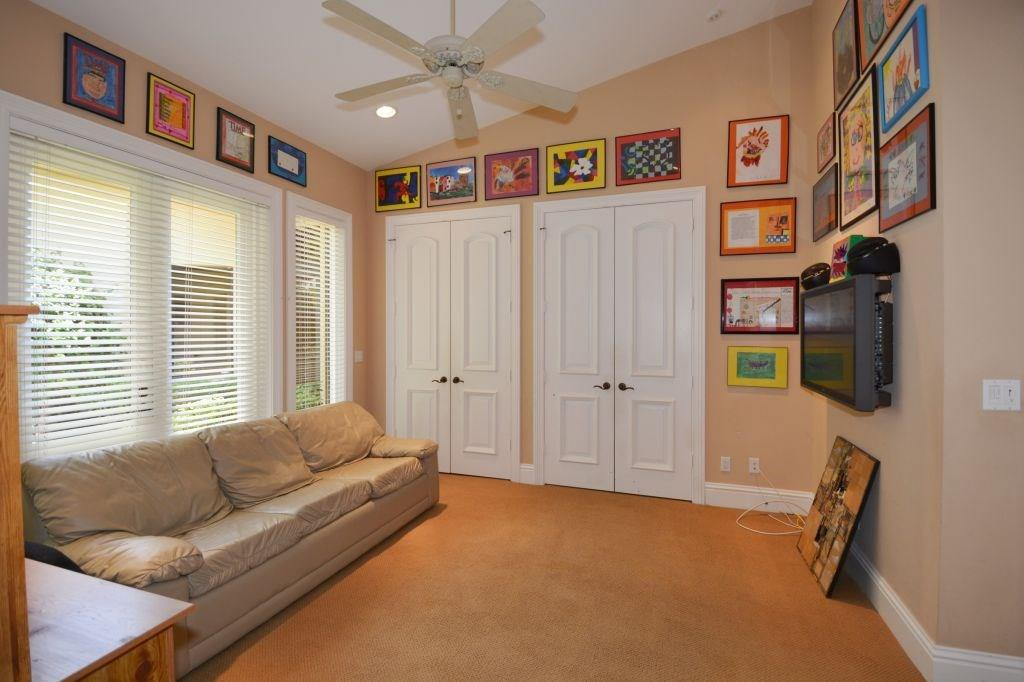 In The Pines 167-13 B - Residential