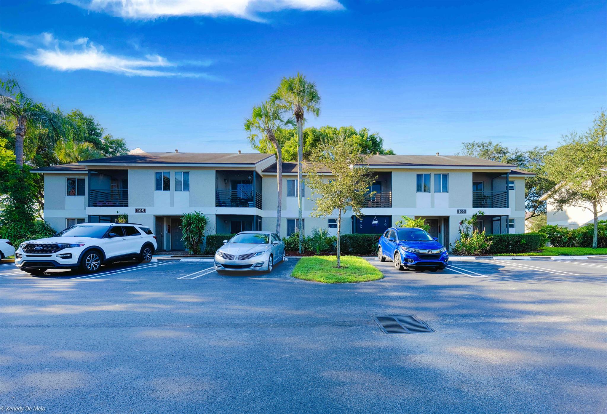 This great 2 bedroom 1 baht unit ready recently renewed. Located on the ground floor with washer and dryer, screened patio, walk in closet in master, lots of storage. Pet friendly community, convenient to highways and shopping areas.