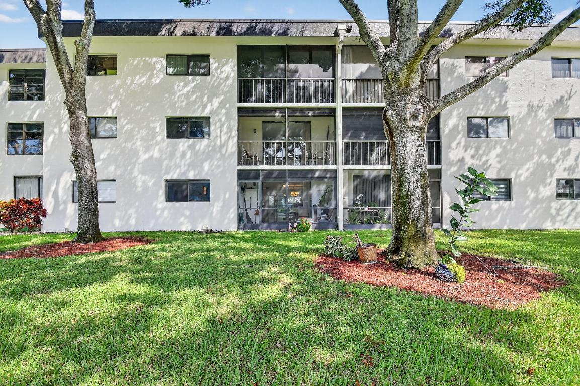 WATERSEDGE AT THE LAKES OF DELRAY CONDO A THRU H D - Residential