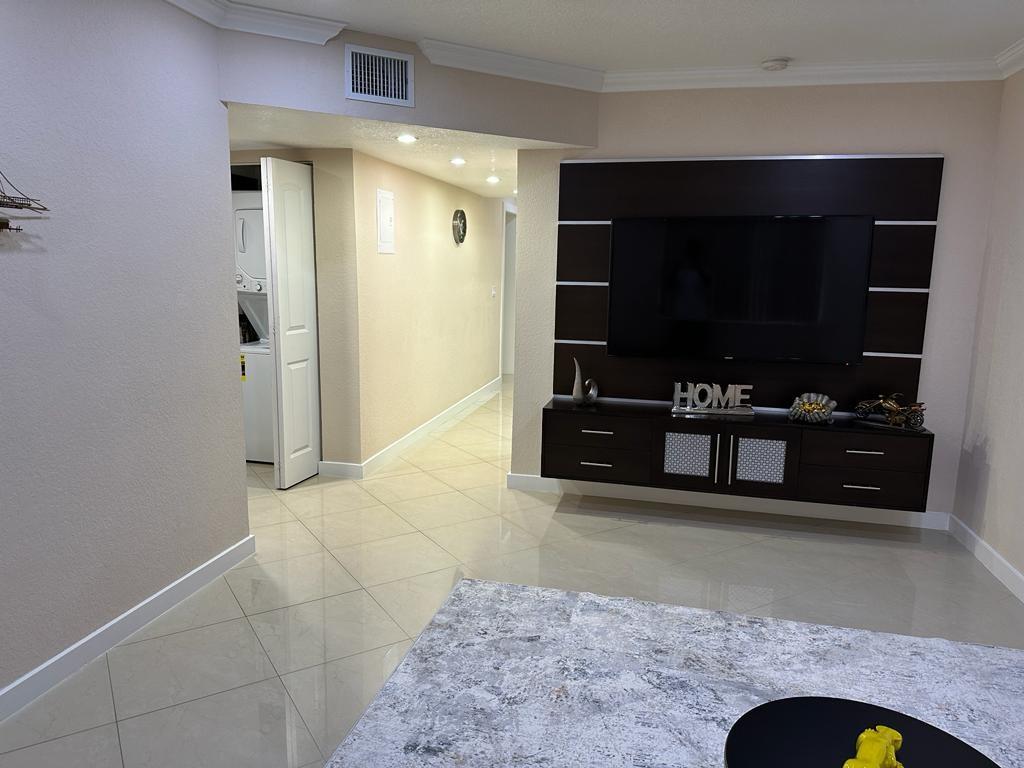 VILLAGE GREEN - Residential