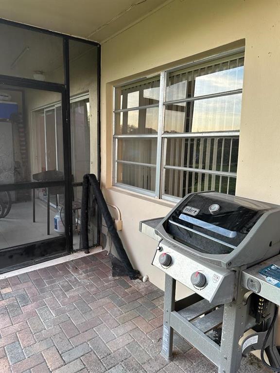 VILLAGE GREEN - Residential