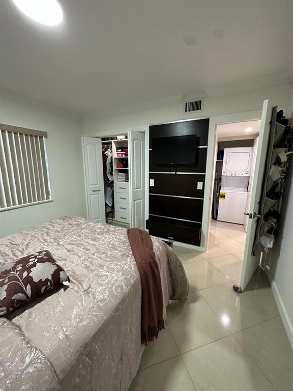 VILLAGE GREEN - Residential