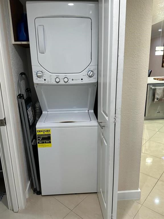 VILLAGE GREEN - Residential