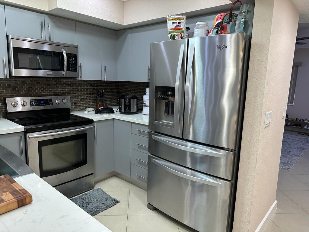 VILLAGE GREEN - Residential