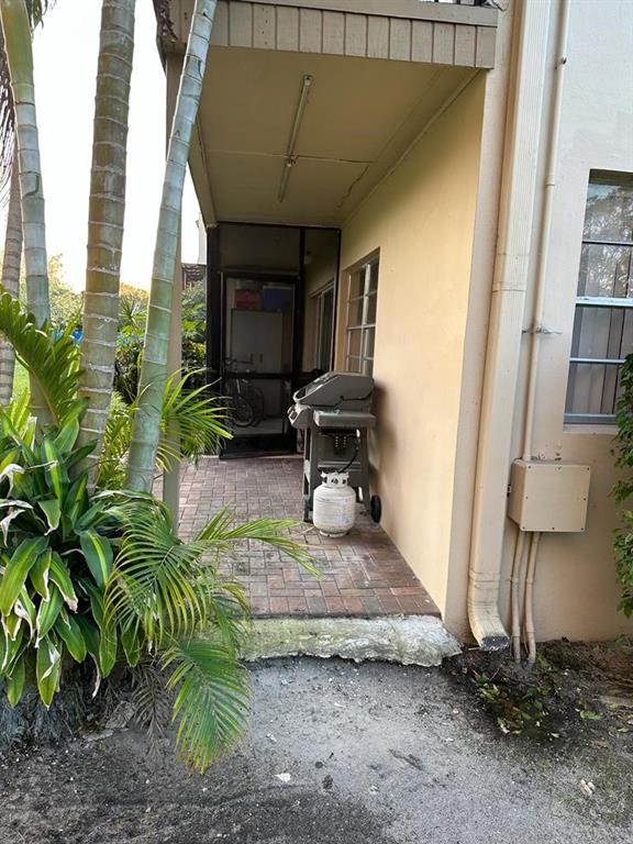 VILLAGE GREEN - Residential