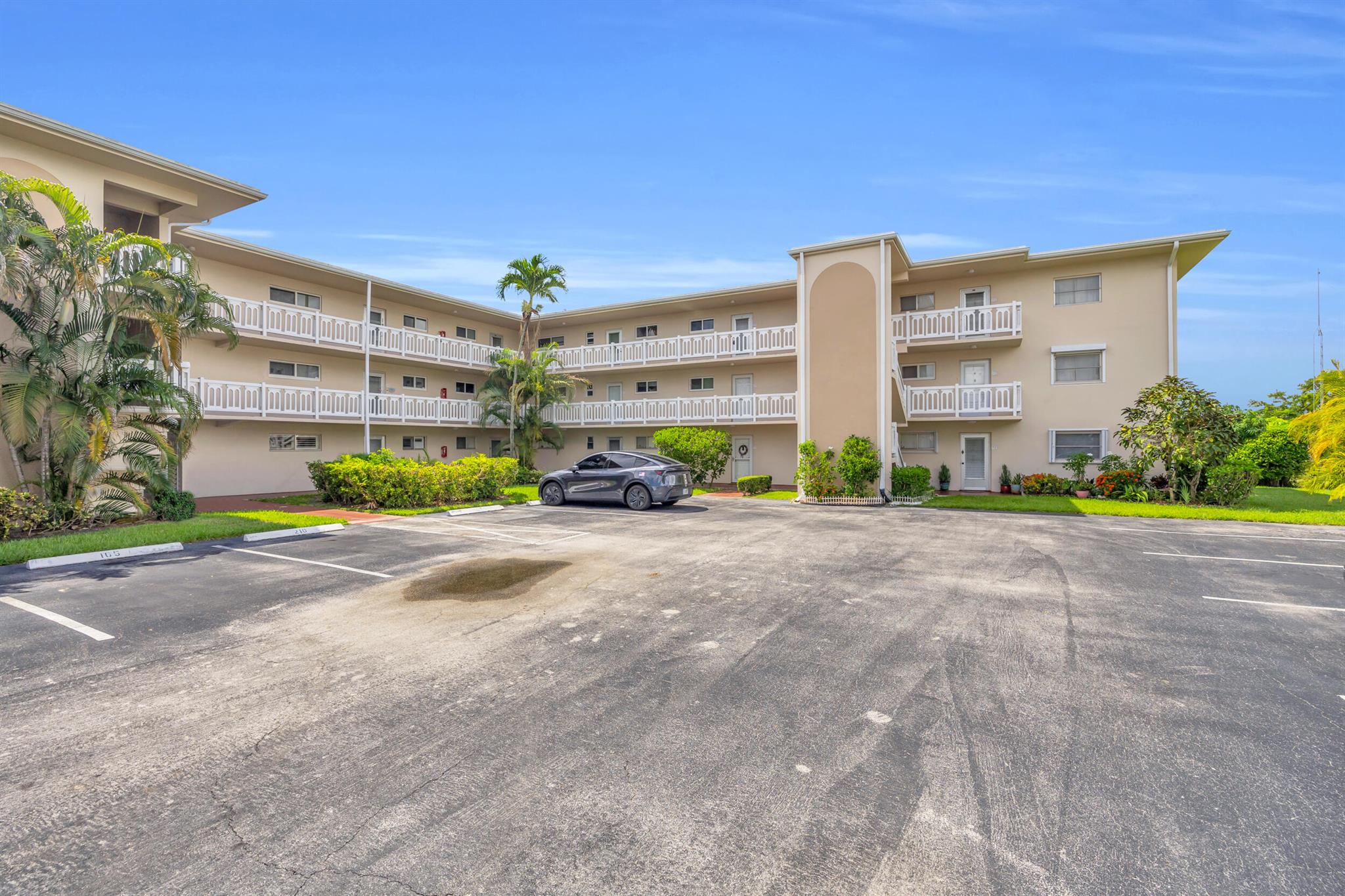 Step into this amazing, 1st floor unit in the vibrant, 55+ community of Lake Clarke Gardens. This unit is convertible as the second bedroom can be used as a living space or bedroom. Enjoy the greenery and Florida sun from the screened in porch. Lake Clarke Gardens has a wide variety of amenities including billiards, bocce ball, shuffleboard, card room, two pools, fitness center, putting green, and more. All of which help the residents enjoy an active lifestyle within the community. MOTIVATED SELLER.