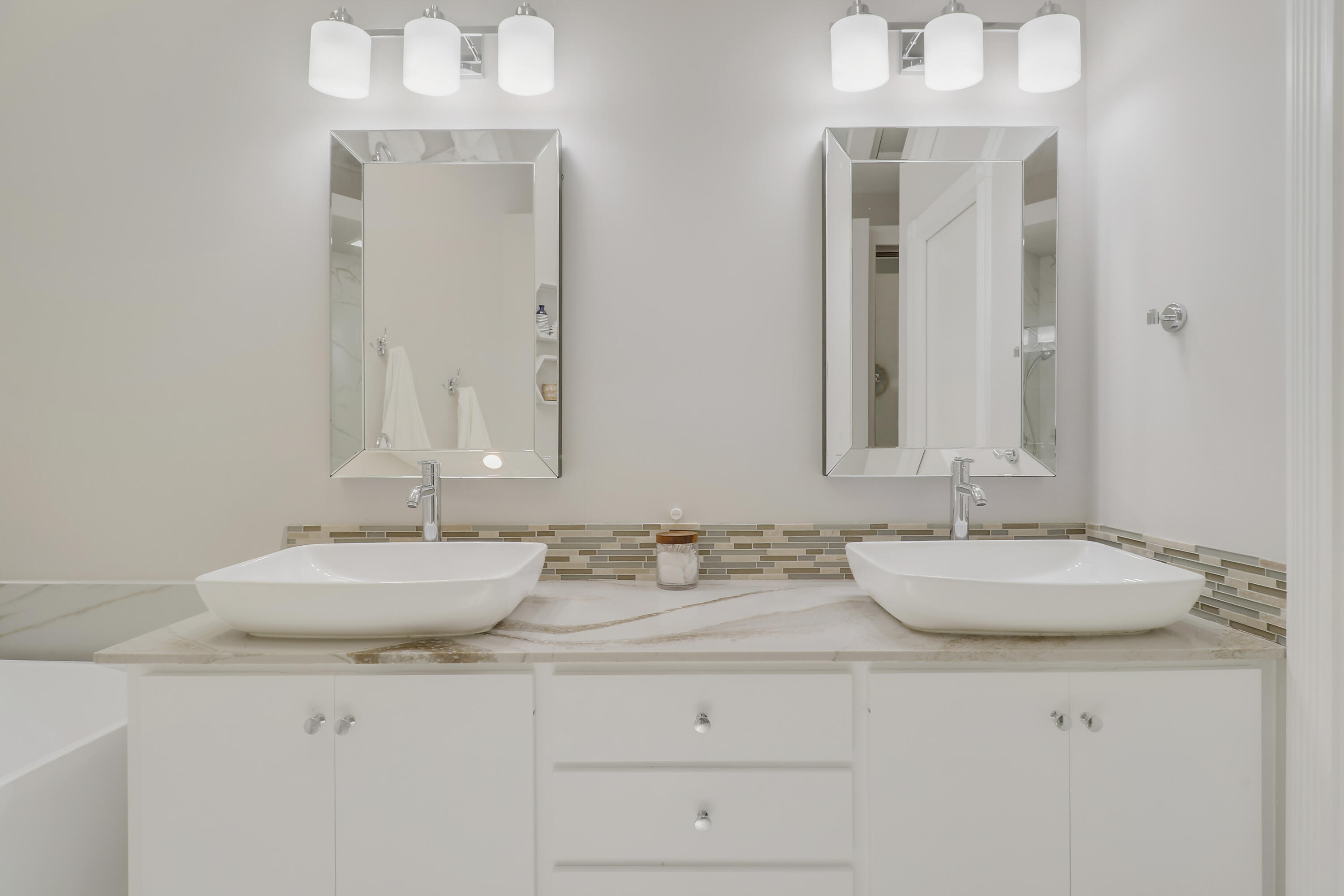 Hamptons At Maplewood - Residential