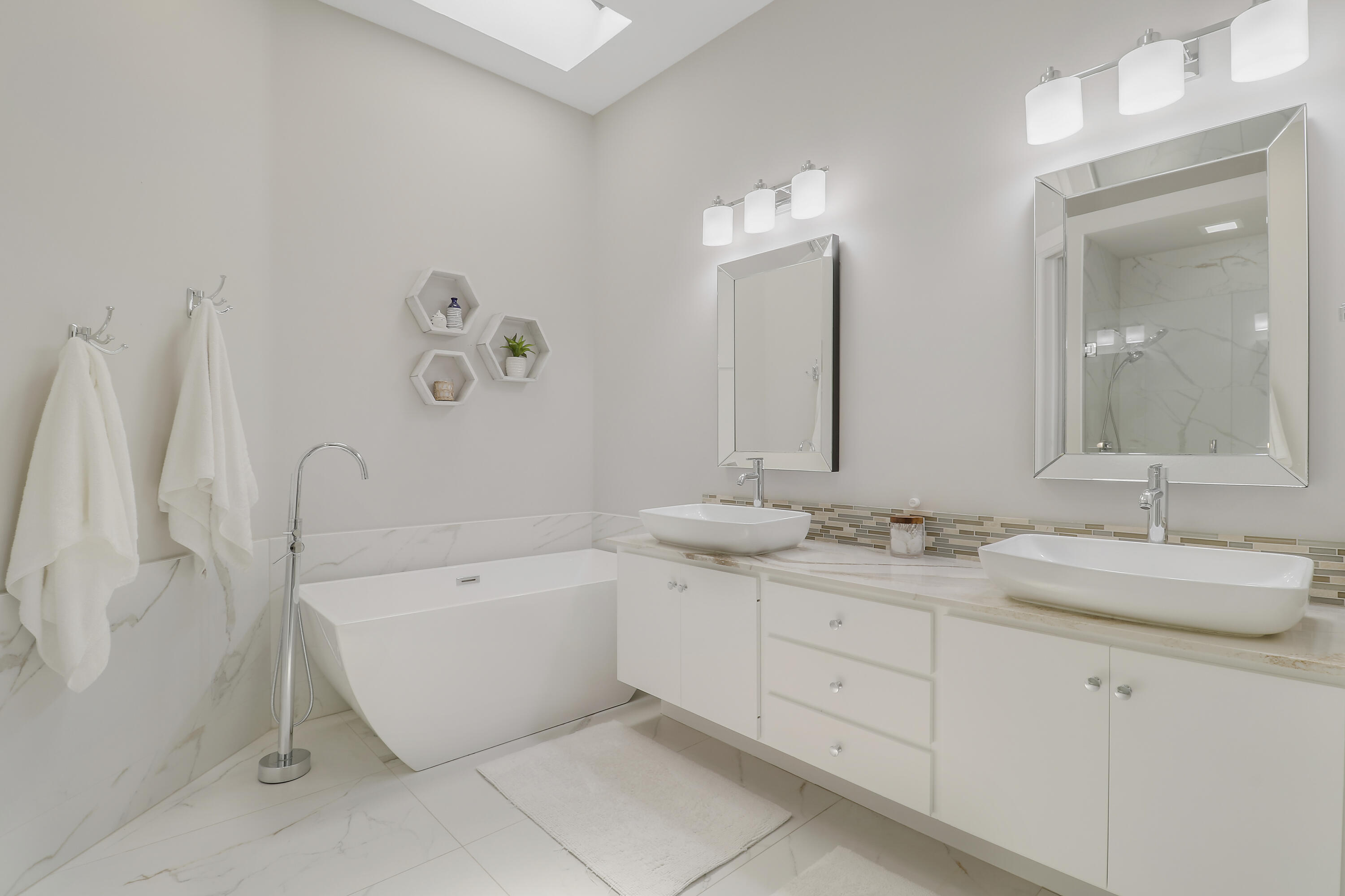 Hamptons At Maplewood - Residential