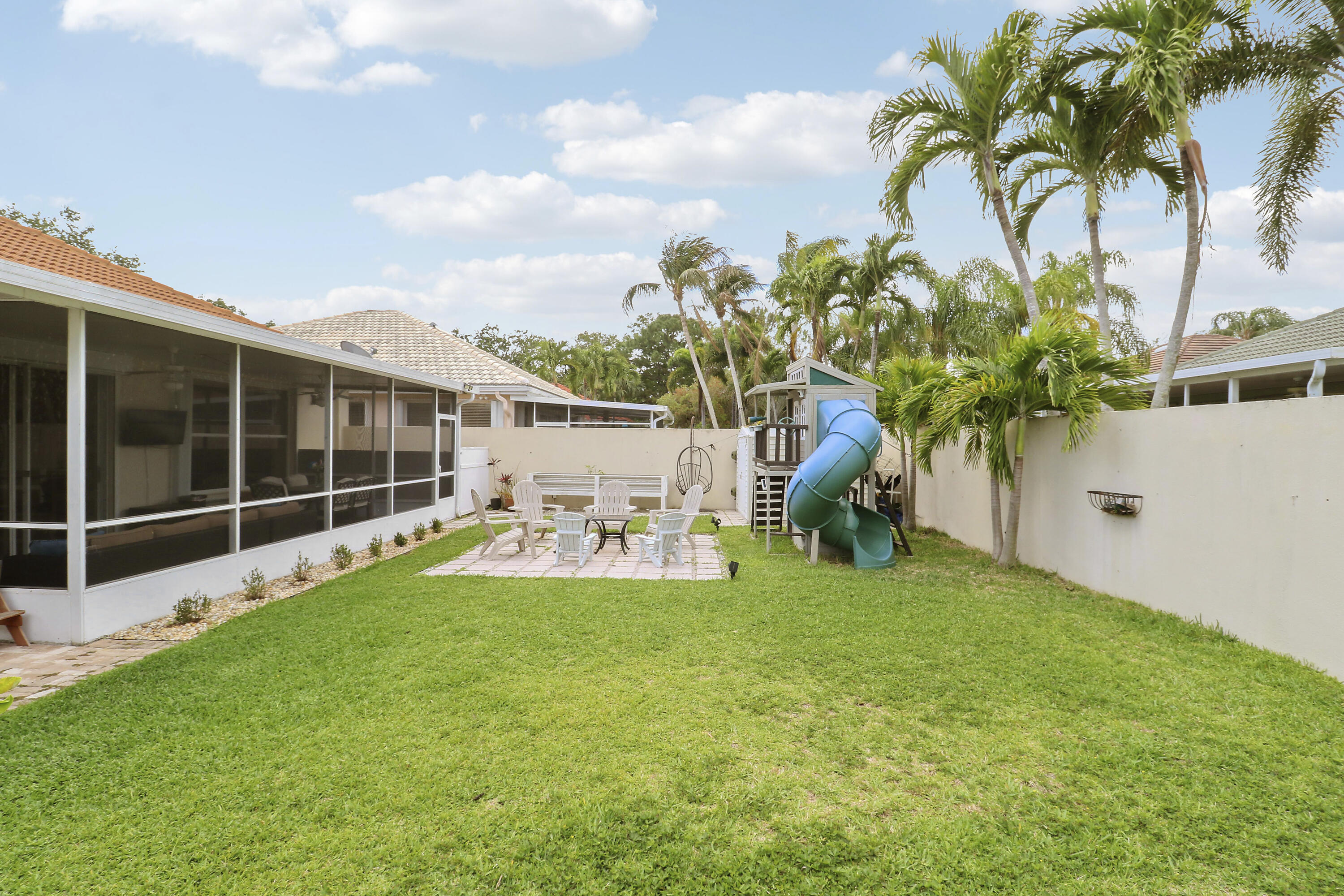 Hamptons At Maplewood - Residential