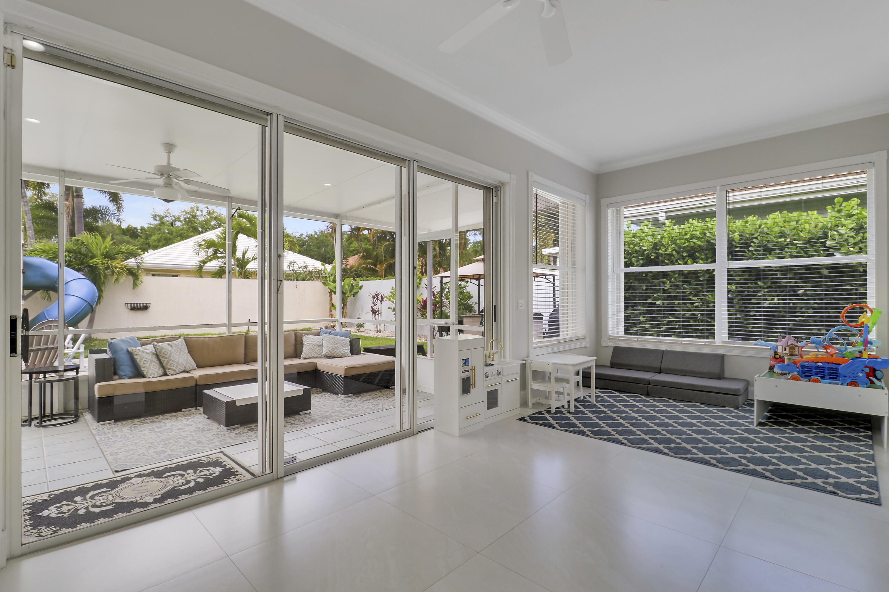 Hamptons At Maplewood - Residential