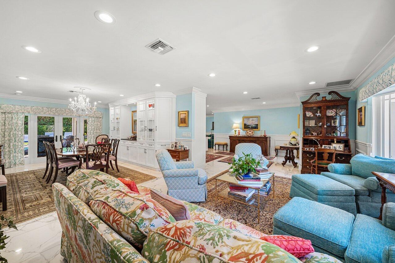 ROYAL PALM YACHT & COUNTRY CLUB - Residential