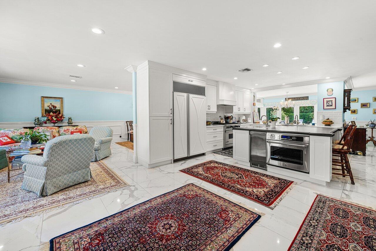 ROYAL PALM YACHT & COUNTRY CLUB - Residential