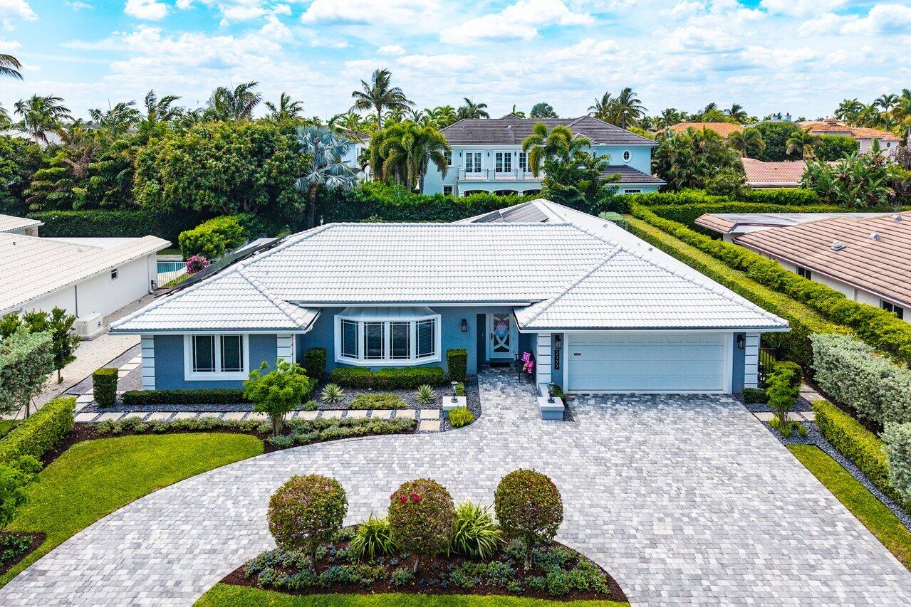 ROYAL PALM YACHT & COUNTRY CLUB - Residential