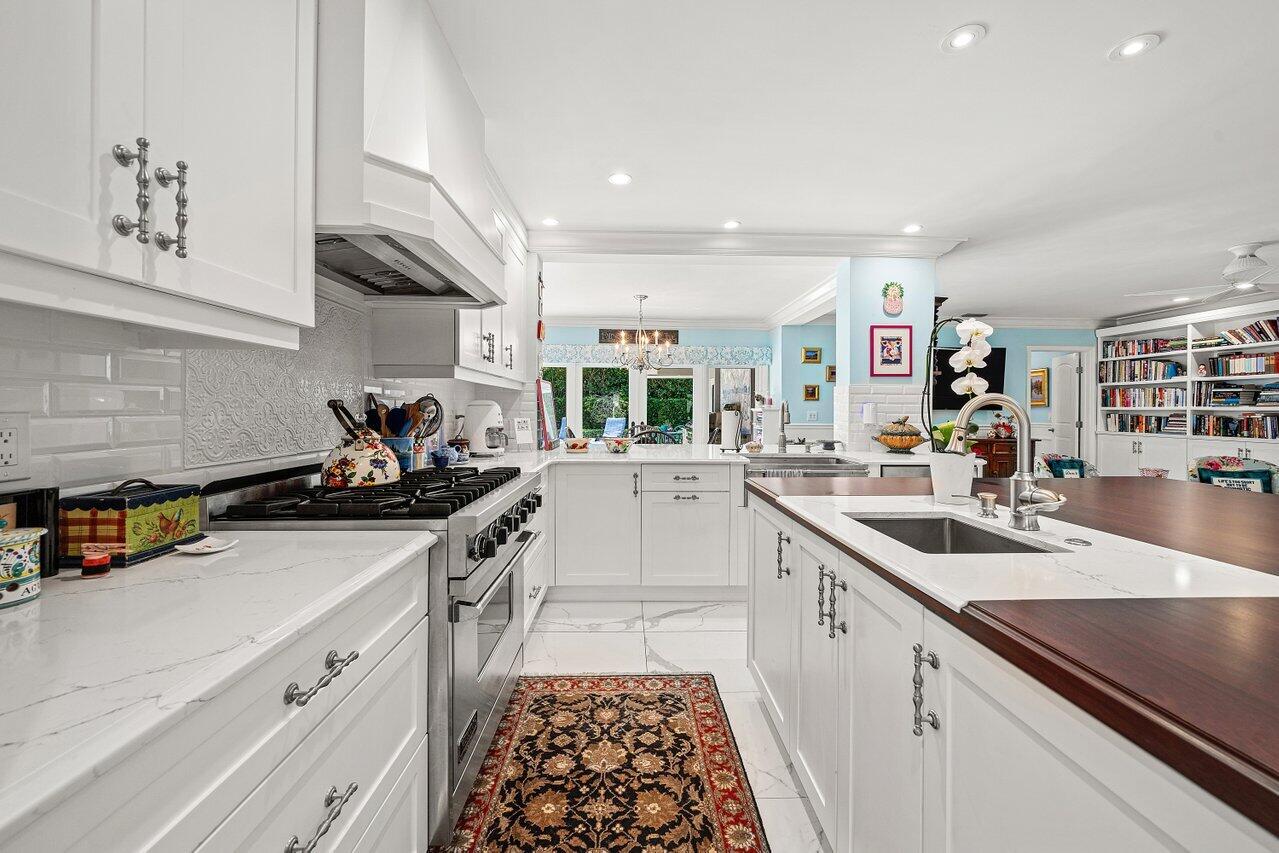 ROYAL PALM YACHT & COUNTRY CLUB - Residential