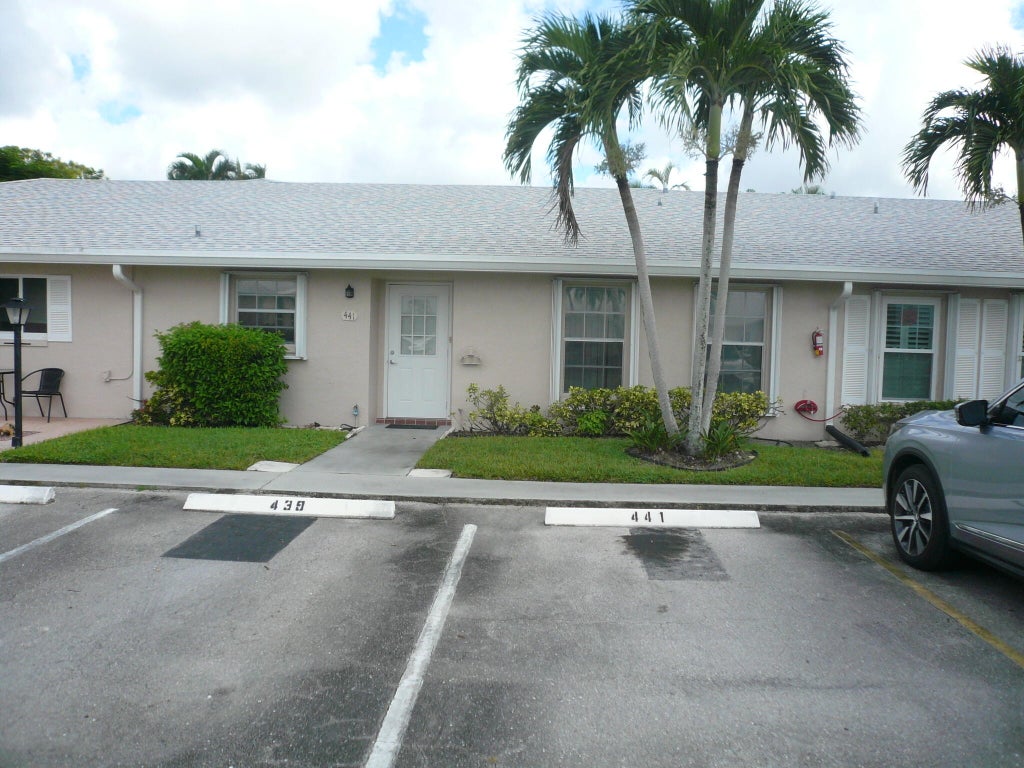 Photo of 441 FRANCONIA Circle, Lake Worth, FL 33467 (MLS # B26092495)