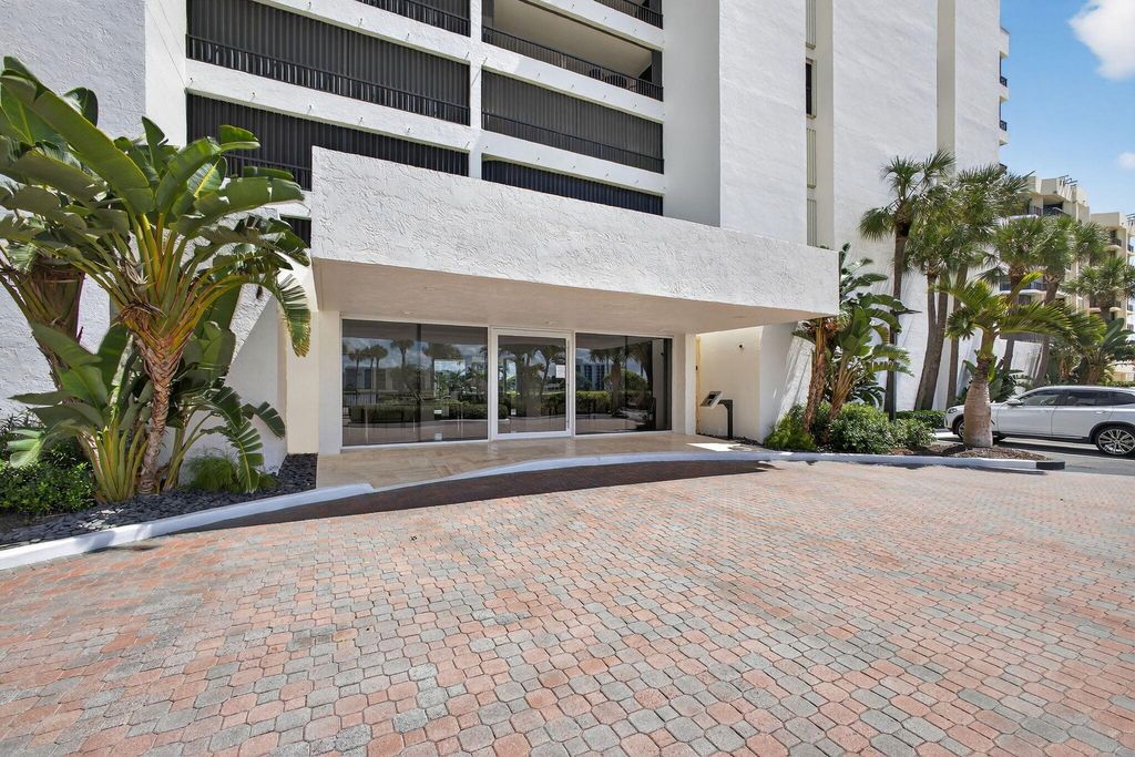 Photo of 19900 Beach Road #602, Jupiter, FL 33469 (MLS # R11126206)