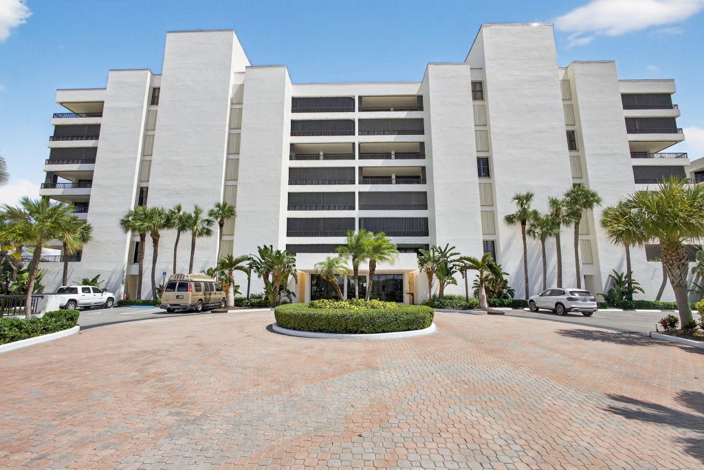 Photo of 19900 Beach Road #602, Jupiter, FL 33469 (MLS # R11126206)