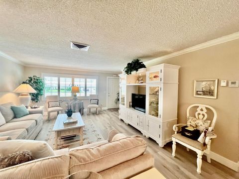 Single Family Residence in Boynton Beach FL 2391 Congress Boulevard Blvd 3.jpg